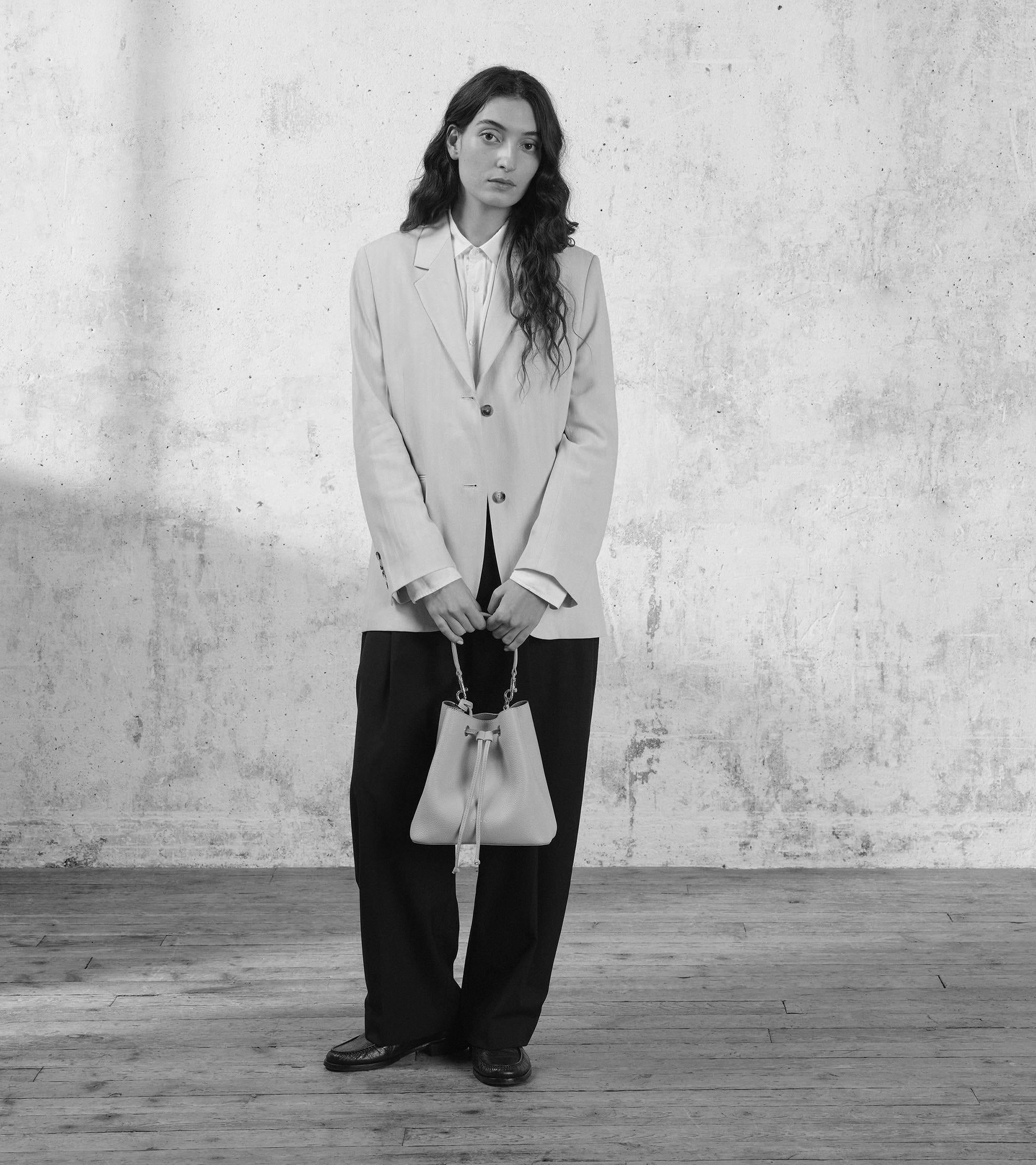 Sac seau Louise en cuir grainé