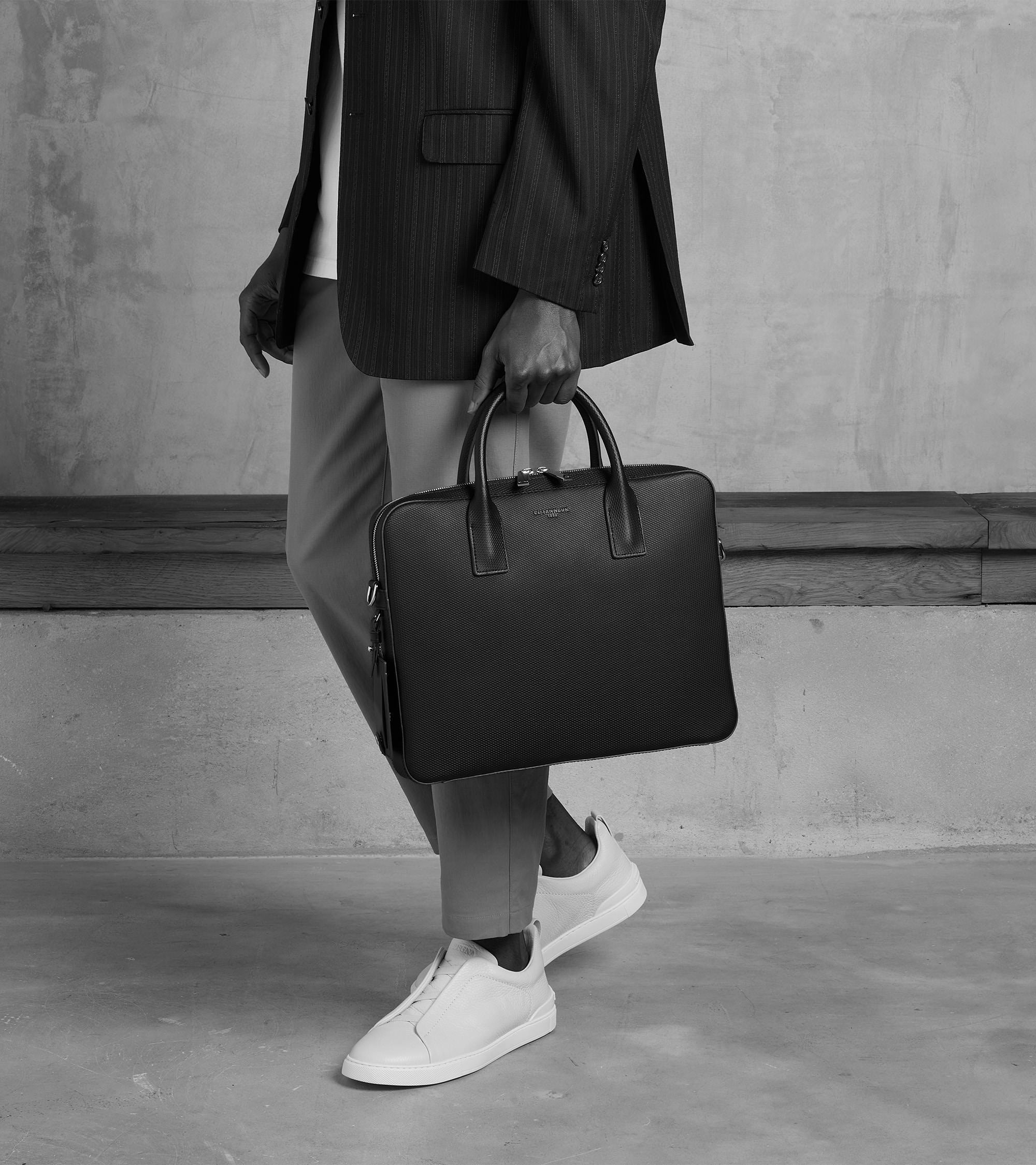 Porte document slim 14" Emile en cuir signature T
